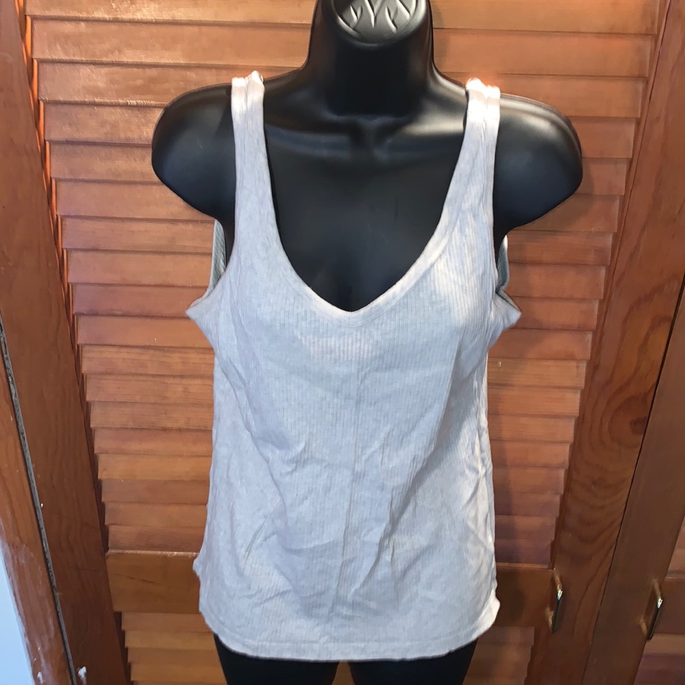 UNI QLO tank top